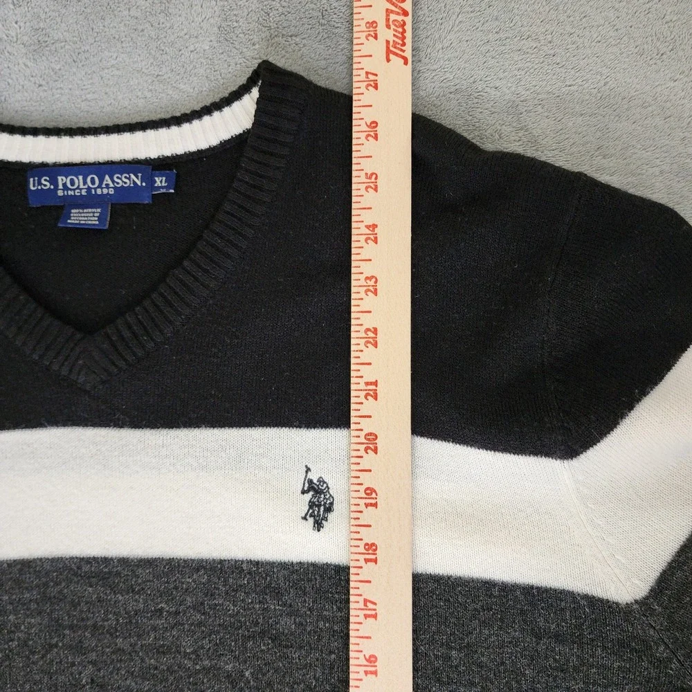 U.S Polo Assn‎ Acrylic Gray Black White Striped Men's V-Neck Sweater Size XL